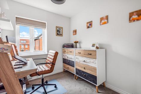 70 Corbetts Way, Thame, OX9 2FN