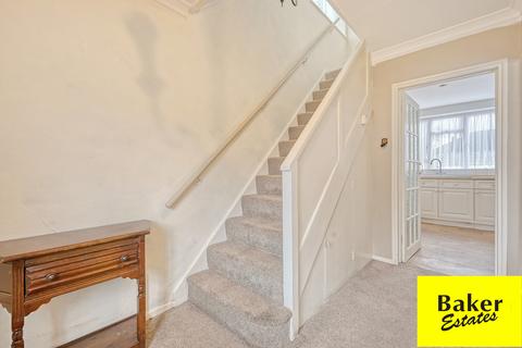 3 bedroom semi-detached house for sale, Yeomen Way, Hainault IG6