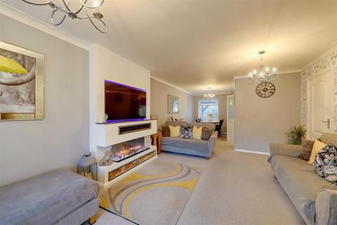 3 bedroom semi-detached house for sale, Hurston Close, Worthing