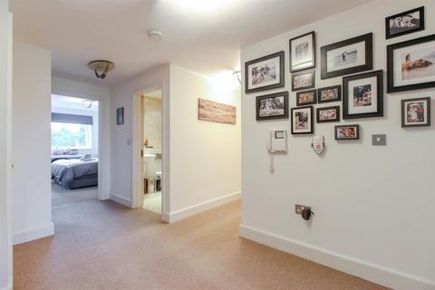 2 bedroom apartment for sale, Forest View, London E4