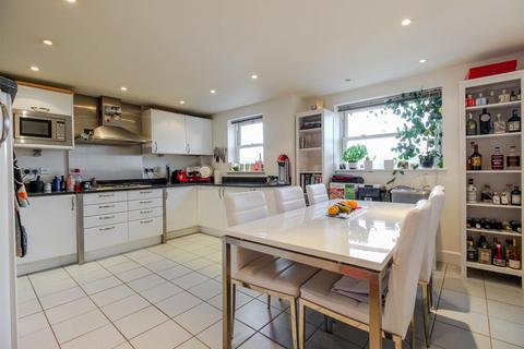 2 bedroom apartment for sale, Forest View, London E4