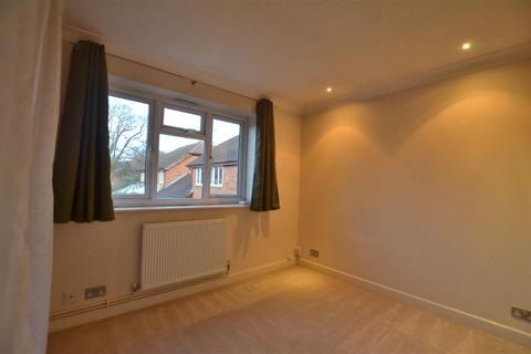 1 bedroom house to rent, Barn Meadow Close, Church Crookham GU52