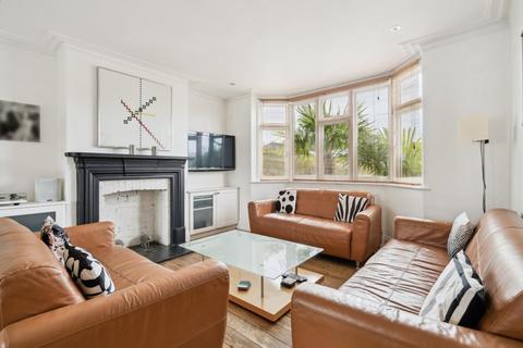 4 bedroom semi-detached house for sale, Chiltern Avenue, Bushey, WD23