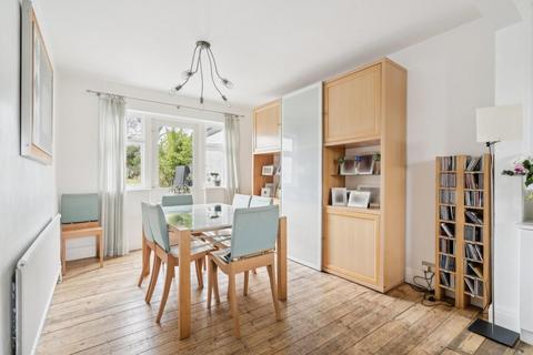 4 bedroom semi-detached house for sale, Chiltern Avenue, Bushey, WD23