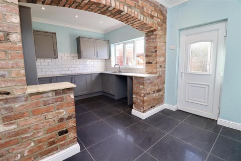 2 bedroom semi-detached house to rent, Cliffe Road, Market Weighton, York