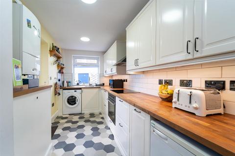 2 bedroom terraced house for sale, Horton Road, Fallowfield