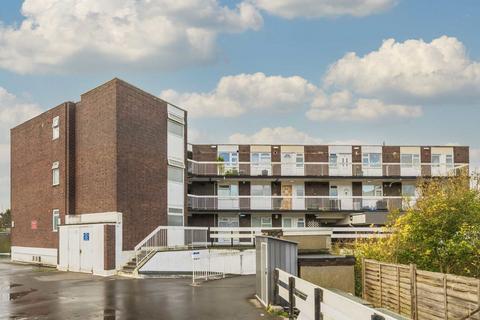 1 bedroom flat for sale, Gunnersbury Lane, London W3