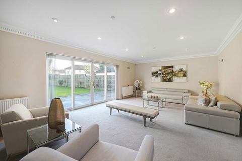 5 bedroom detached house for sale, Raleigh Way, Feltham TW13