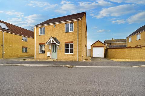 4 bedroom detached house for sale, The Limes, Whittlesey, PE7