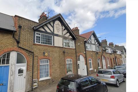 2 bedroom terraced house to rent, Swanfield Road, Waltham Cross EN8