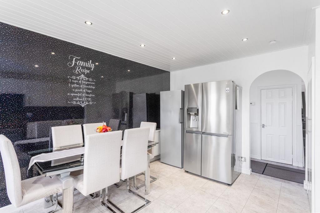 Kitchen/Dining Area