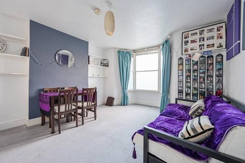 1 bedroom flat for sale, St Johns Way, Archway, London, N19