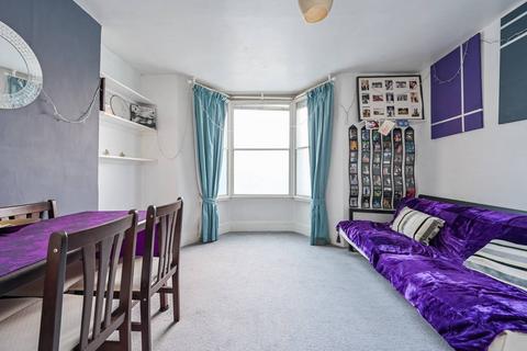 1 bedroom flat for sale, St Johns Way, Archway, London, N19