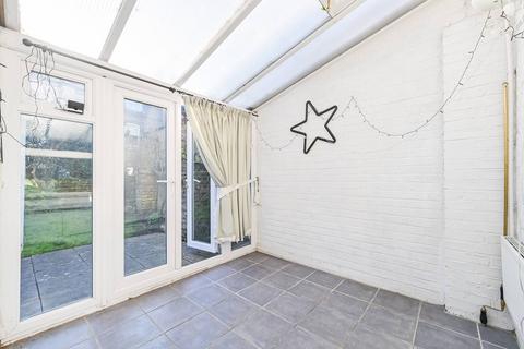 1 bedroom flat for sale, St Johns Way, Archway, London, N19