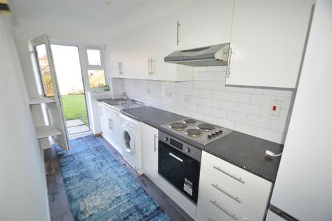 1 bedroom apartment for sale, Wallers Close, Dagenham