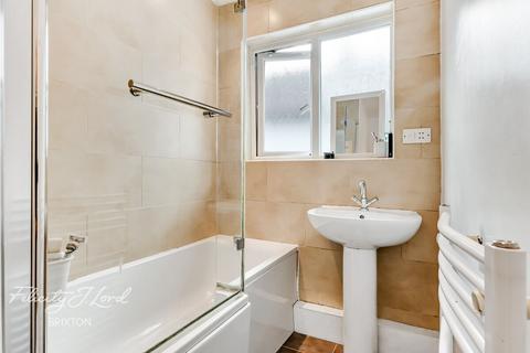 3 bedroom flat for sale, Atkins Road, London, SW12