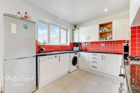 3 bedroom flat for sale, Atkins Road, London, SW12