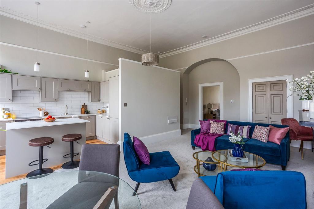 Living/Dining Area