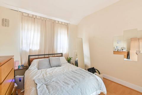 4 bedroom flat for sale, Rutland Park, Willesden Green, London, NW2