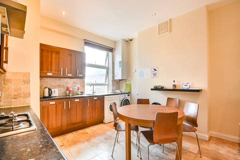 4 bedroom flat for sale, Rutland Park, Willesden Green, London, NW2