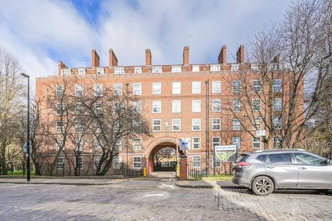 2 bedroom flat to rent, St Katharines Way, St Katharine Docks, London, E1W