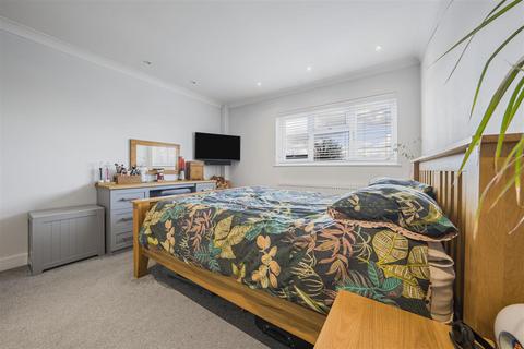 3 Tozer Walk, Windsor, SL4 4NE