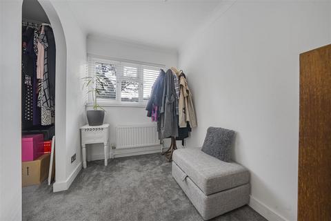 3 Tozer Walk, Windsor, SL4 4NE