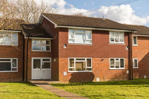 2 bedroom flat for sale, Churchill Road, Horley RH6