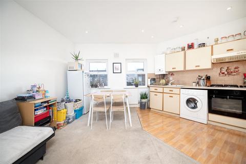 1 bedroom flat for sale, St Thomas Road, London