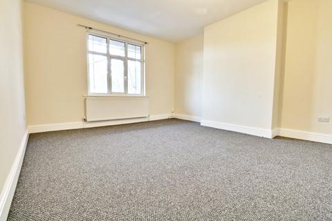 3 bedroom apartment to rent, 19 Queen Anne Avenue, Kent BR2