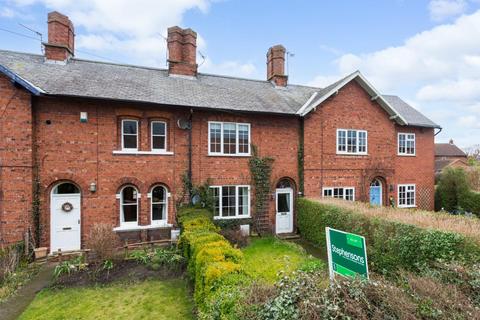 2 bedroom detached house to rent, South View Newton On Ouse