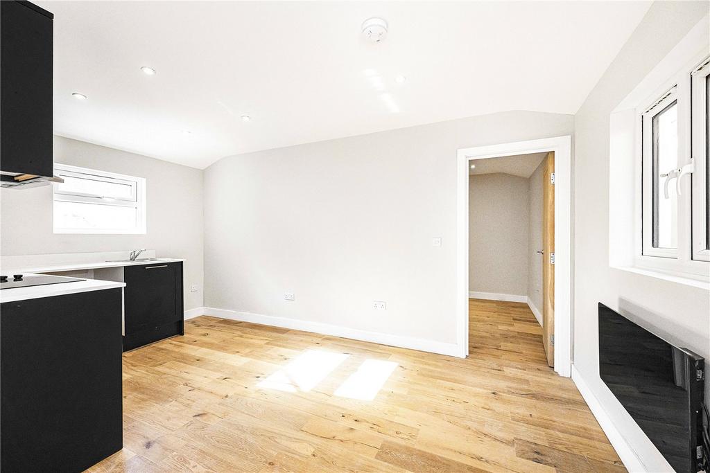 Kitchen / Reception