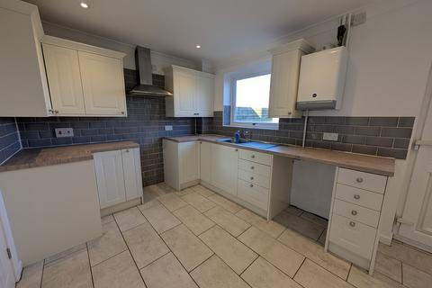 3 bedroom semi-detached house to rent, Harling Way, Leiston