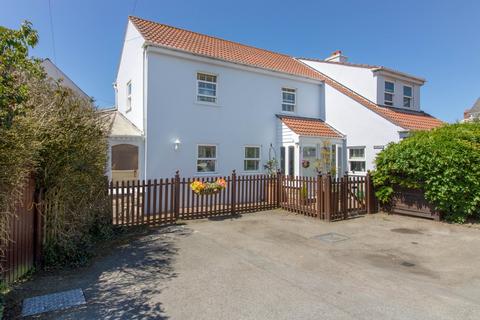 Rue Frairies, St Andrews