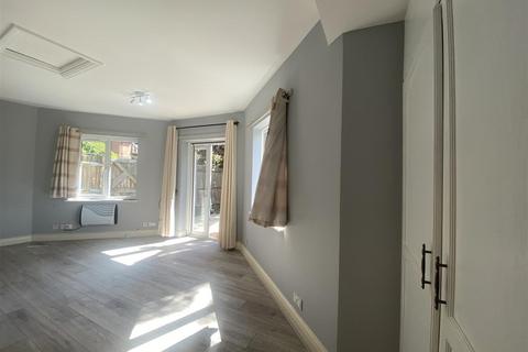 Flat 2, 13 Abercorn Crescent, Harrow, HA2 0PX