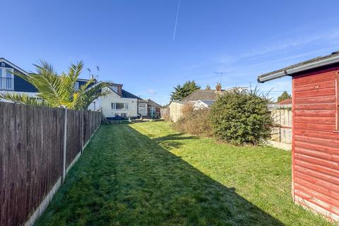 3 bedroom chalet for sale, Chestnut Close, Hockley