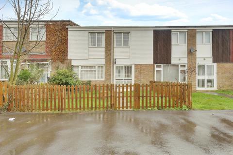 3 bedroom terraced house to rent, Alcotes, Basildon, SS14