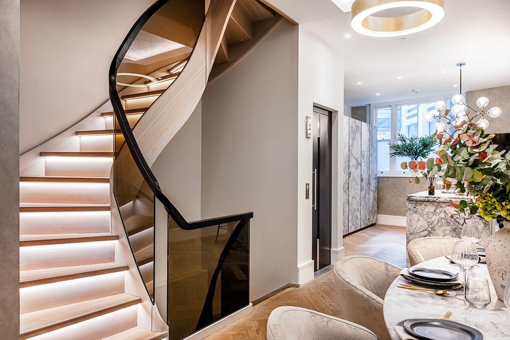 Warwick House 06