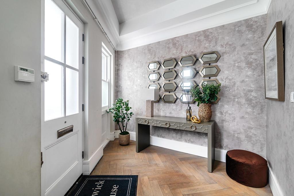 Warwick House 44