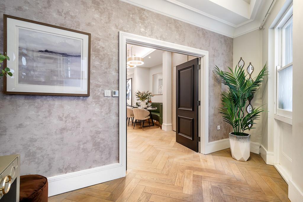 Warwick House 42
