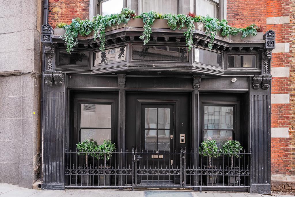 Warwick House 39