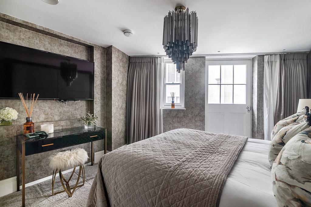 Warwick House 52