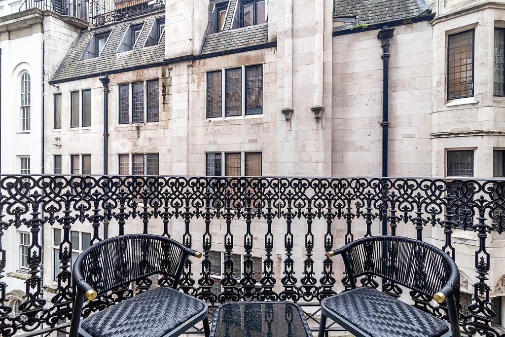 Warwick House 53