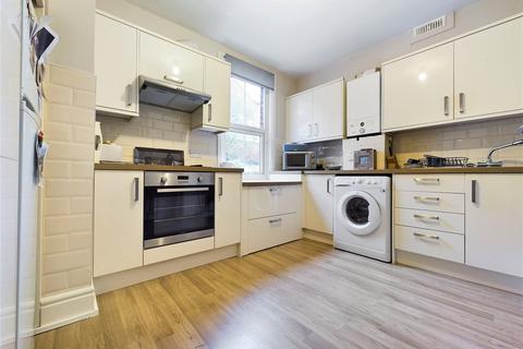 2 bedroom apartment to rent, William Street, Wiltshire SN1