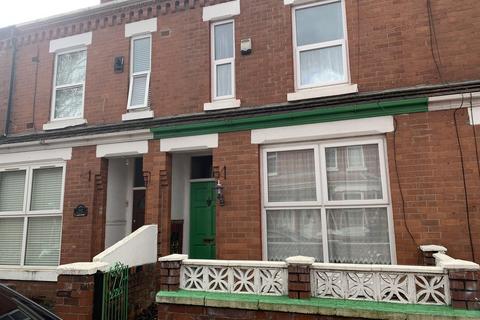 4 bedroom terraced house to rent, Darnley Street, Old Trafford