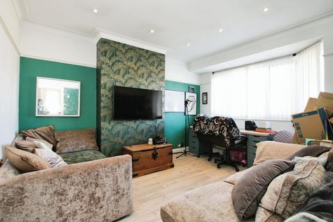 2 bedroom maisonette to rent, Canonbury Road, Enfield, EN1