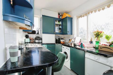 2 bedroom maisonette to rent, Canonbury Road, Enfield, EN1