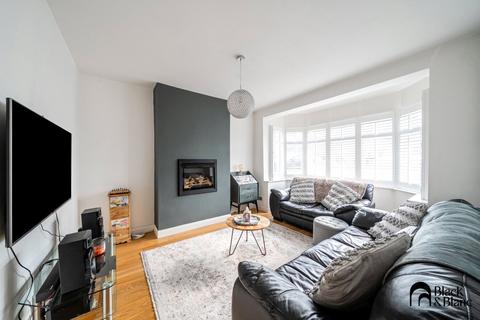 17 Ash Tree Close, Croydon, CR0 7SR