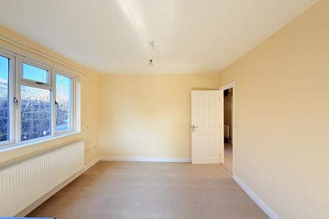2 bedroom detached bungalow to rent, Petrellyn, New Road