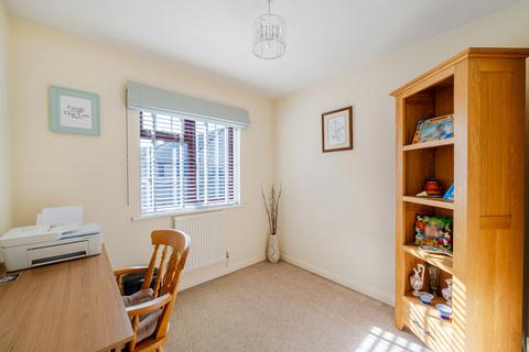 Kalana Stoke Road, Bishops Cleeve, Cheltenham, GL52 8XT